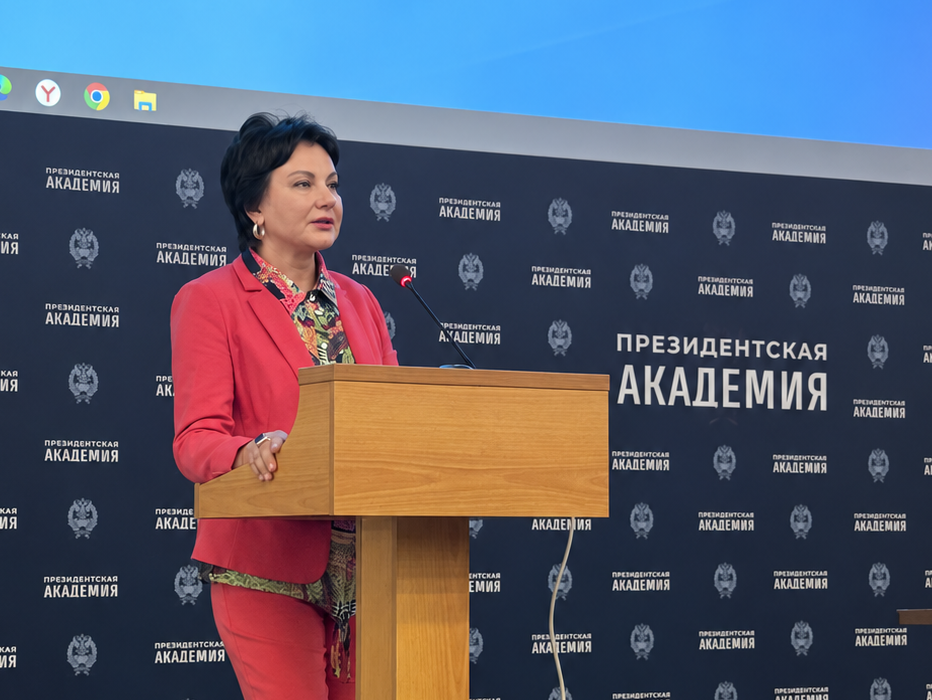 Первокурсники познакомились с кафедрами, преподавателями и студенческой жизнью Юридического факультета им. М.М. Сперанского