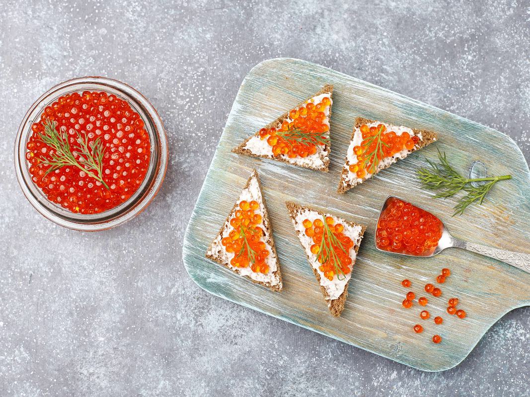 Глава Росрыболовства сообщил, что красной икры на рынке РФ будет достаточно