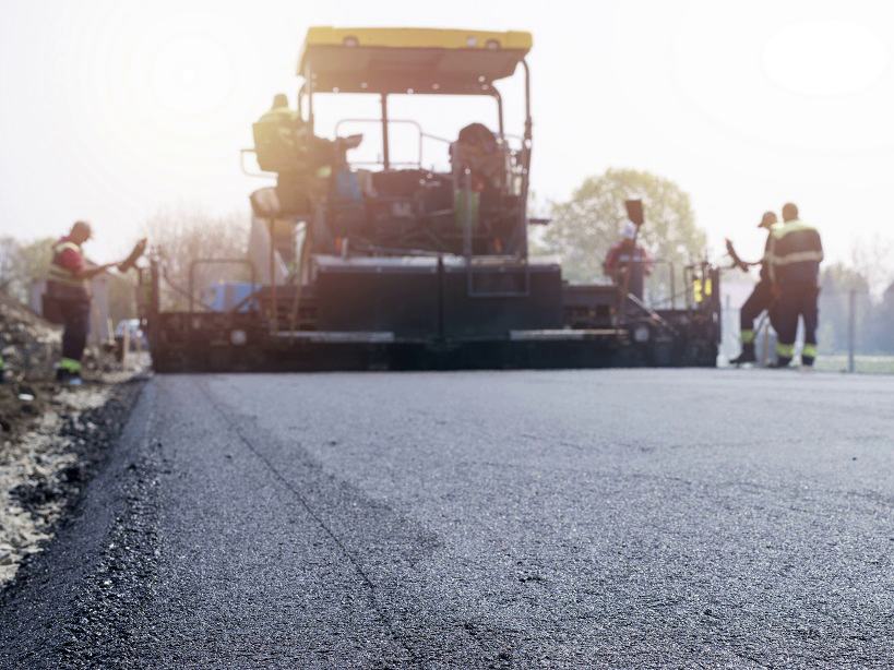 Кабмин выделит более 5,2 млрд рублей на дороги в шести регионах