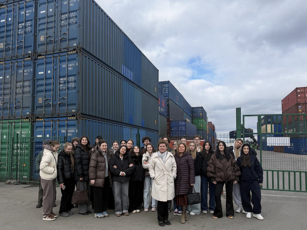 Студенты факультета таможенного дела посетили транспортно-логистический центр «Селятино»
