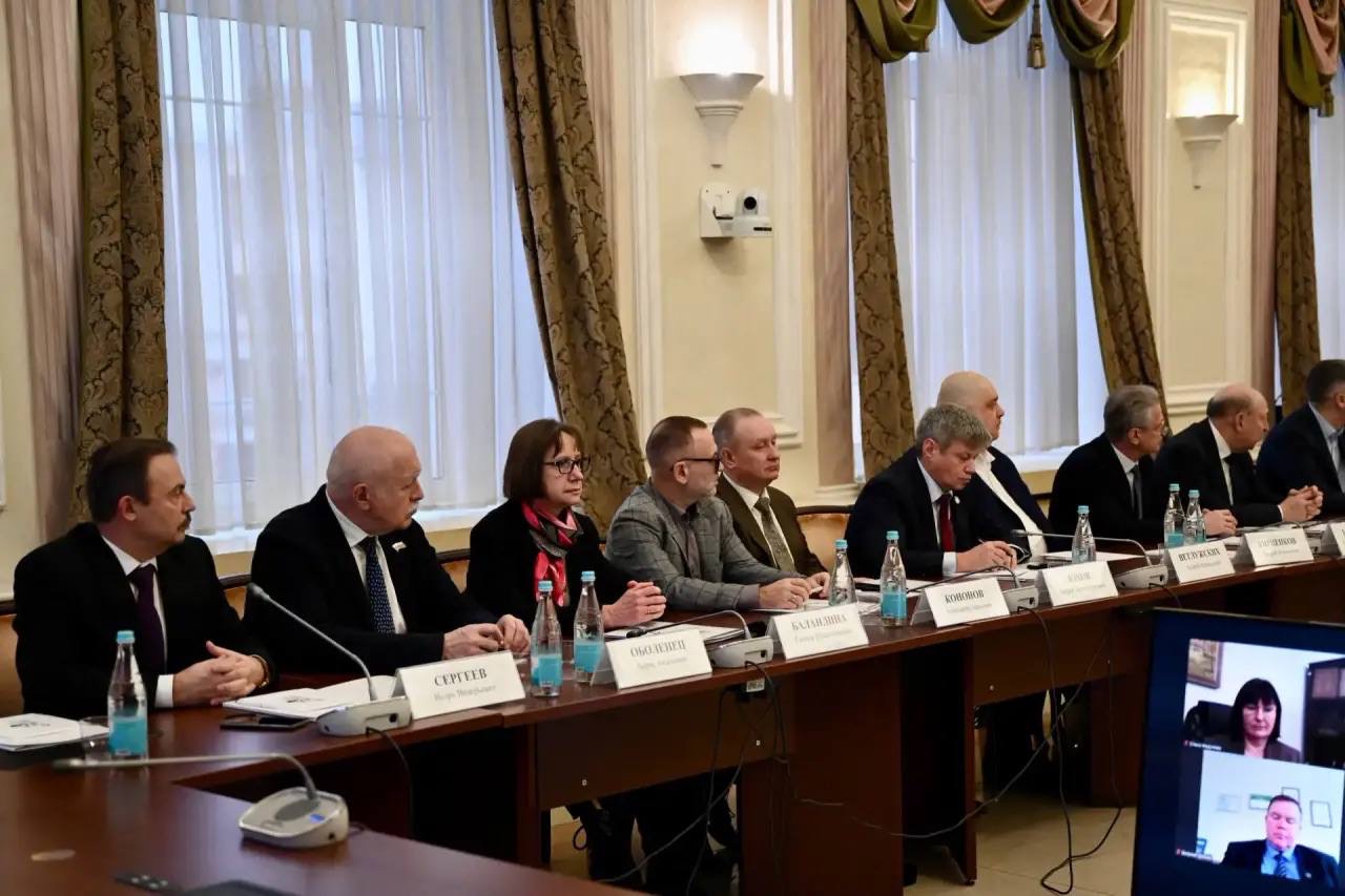 Декан факультета таможенного дела ИПНБ РАНХиГС принял участие в совместном заседании Общественных советов при Федеральной налоговой службе и Федеральной таможенной службе