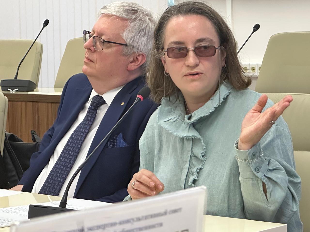 Сотрудники Президентской академии приняли участие в общегородском родительском онлайн-совещании