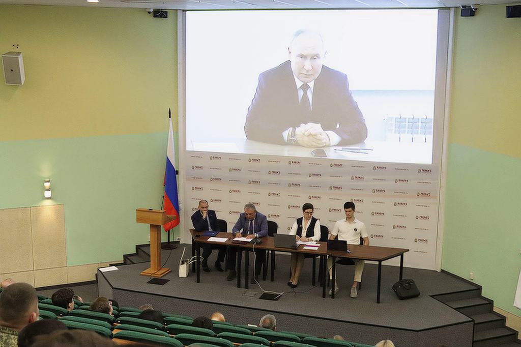 В день солидарности в борьбе с терроризмом в ИПНБ назвали лучшие проекты по курсу «Национальная безопасность»