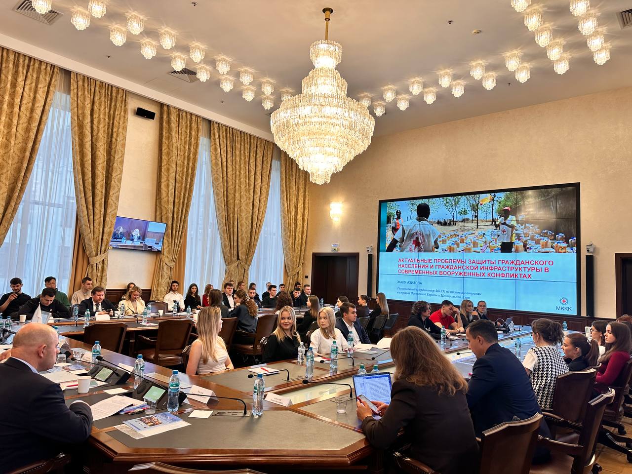 На II Международной научно-практической конференция «Международное право и вызовы XXI века» прошел круглый стол по международному гуманитарному праву