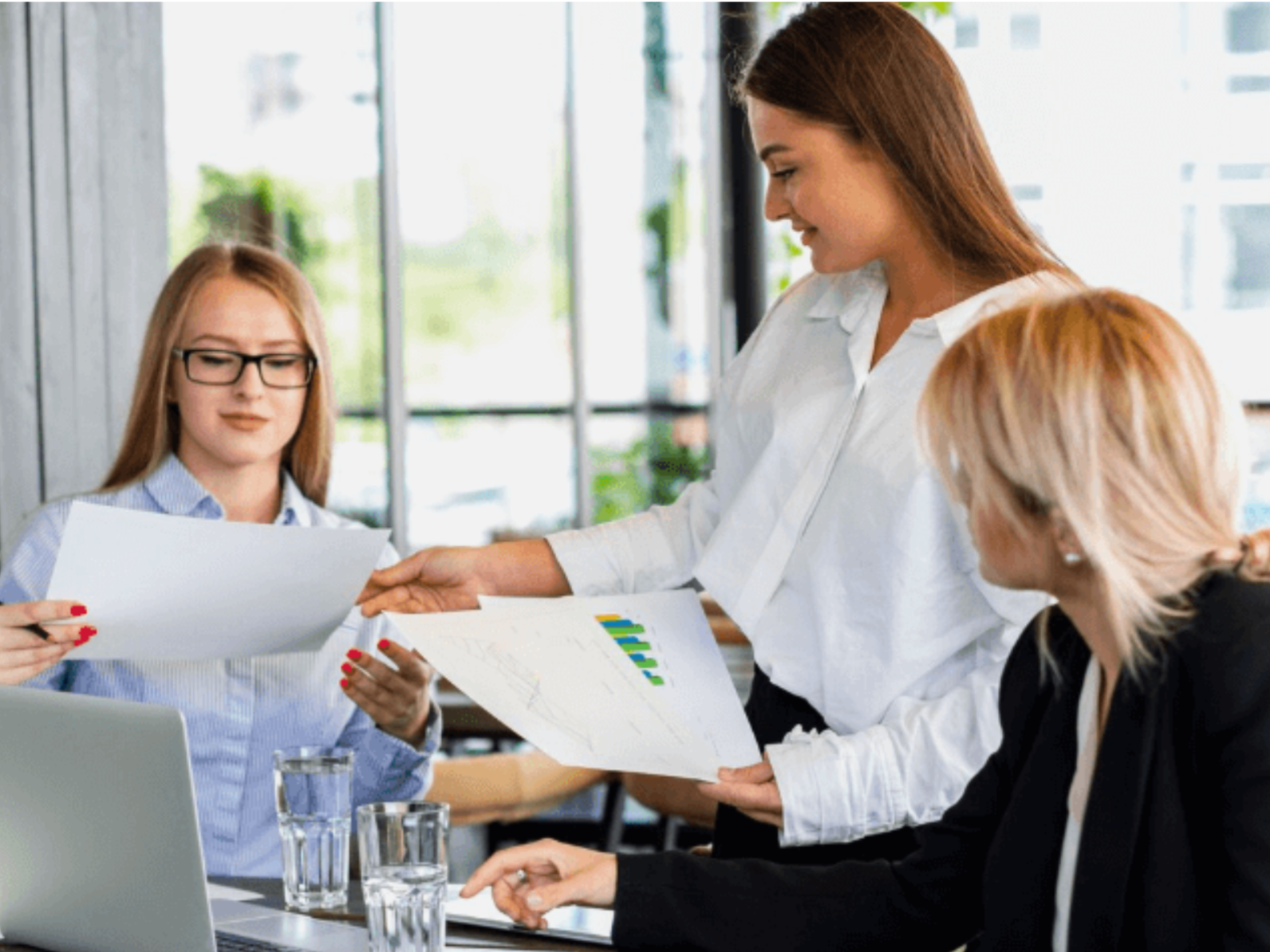 В России доля женщин-предпринимателей в ИТ и химпроизводстве выросла до 50%