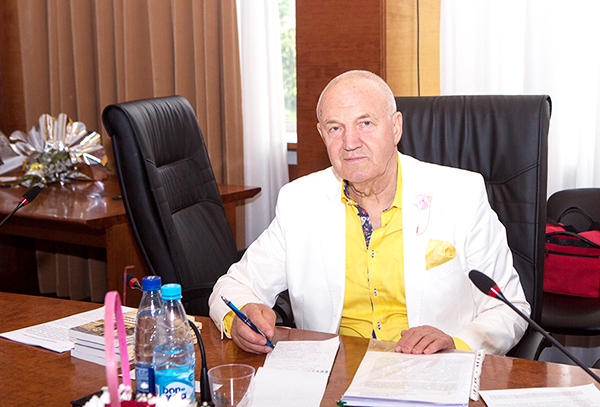 Доцент кафедры ранхигс