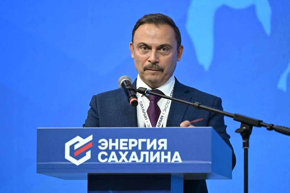 Декан таможенного факультета ИПНБ стал спикером Международного Дальневосточного энергетического форума